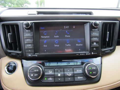 Used 2017 Toyota RAV4 Limited image 17