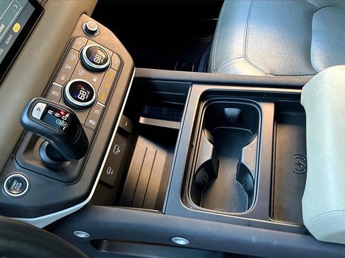 Used 2023 Land Rover Defender 110 S image 18