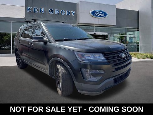 Used 2017 Ford Explorer XLT w/ Equipment Group 202A image 1