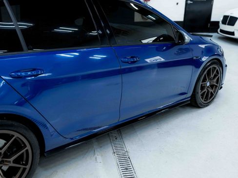 Used 2018 Volkswagen Golf R 4-Door image 20