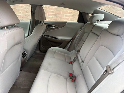 Used 2023 Chevrolet Malibu LT FWD image 16