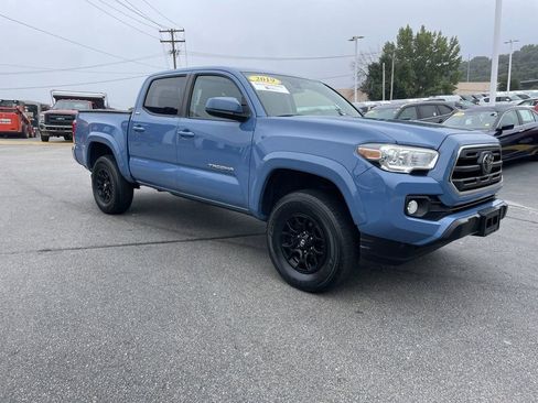 Used 2019 Toyota Tacoma SR5 AWD/4WD image 6
