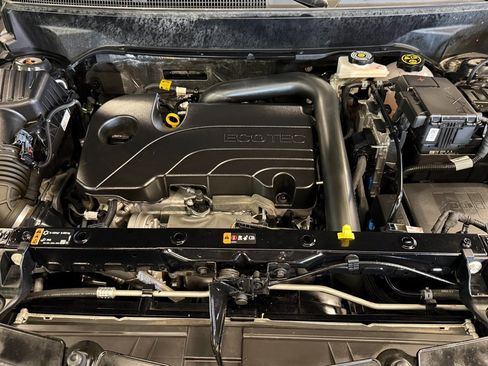 Used 2024 Chevrolet Equinox RS w/ RS Leather Package image 23