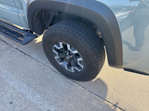 Used 2023 Toyota Tacoma TRD Off-Road image 12