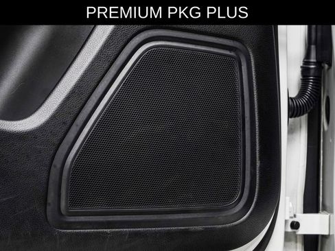 Used 2023 Porsche Macan AWD/4WD image 45
