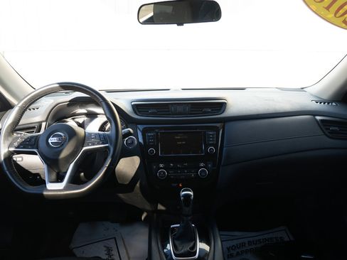 Used 2018 Nissan Rogue SV image 26