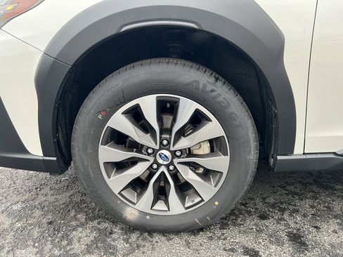 Certified 2025 Subaru Outback Limited image 9