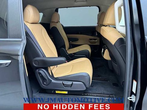Used 2022 Kia Carnival EX FWD image 20