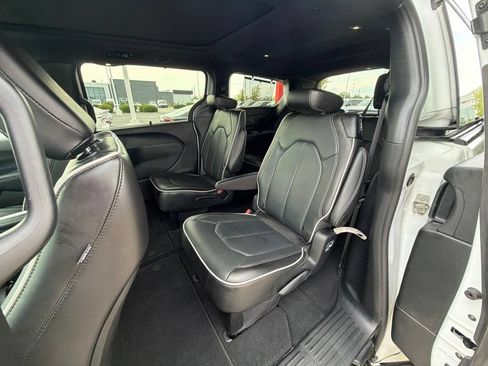 Used 2024 Chrysler Pacifica Limited w/ S Appearance Package AWD/4WD image 31