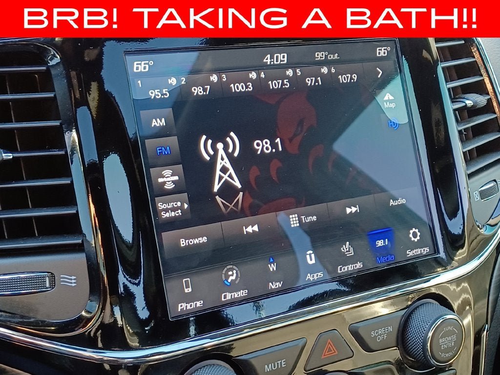 Used 2020 Jeep Grand Cherokee Altitude AWD/4WD image 16