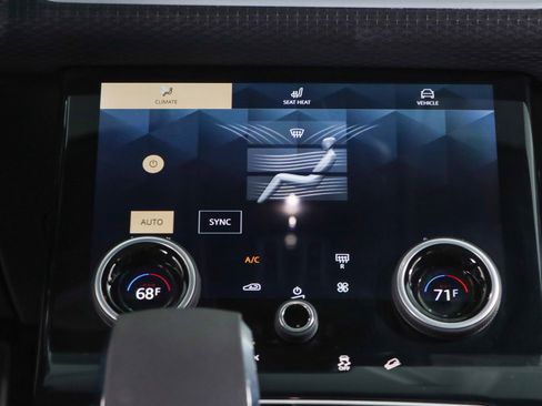 Used 2022 Land Rover Range Rover Velar R-Dynamic S image 20