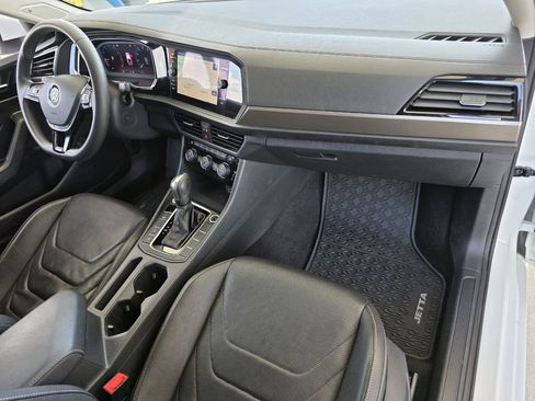 Used 2020 Volkswagen Jetta SEL Premium image 24