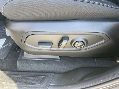 New 2025 Jeep Grand Cherokee Laredo X image 28