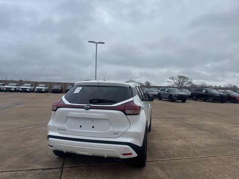 Certified 2023 Nissan Kicks SR w/ SR Premium Package image 18