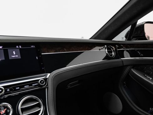 Used 2022 Bentley Continental GT AWD/4WD image 70