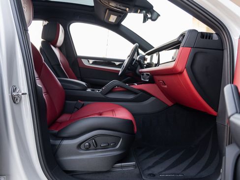 New 2026 Porsche Cayenne S image 44