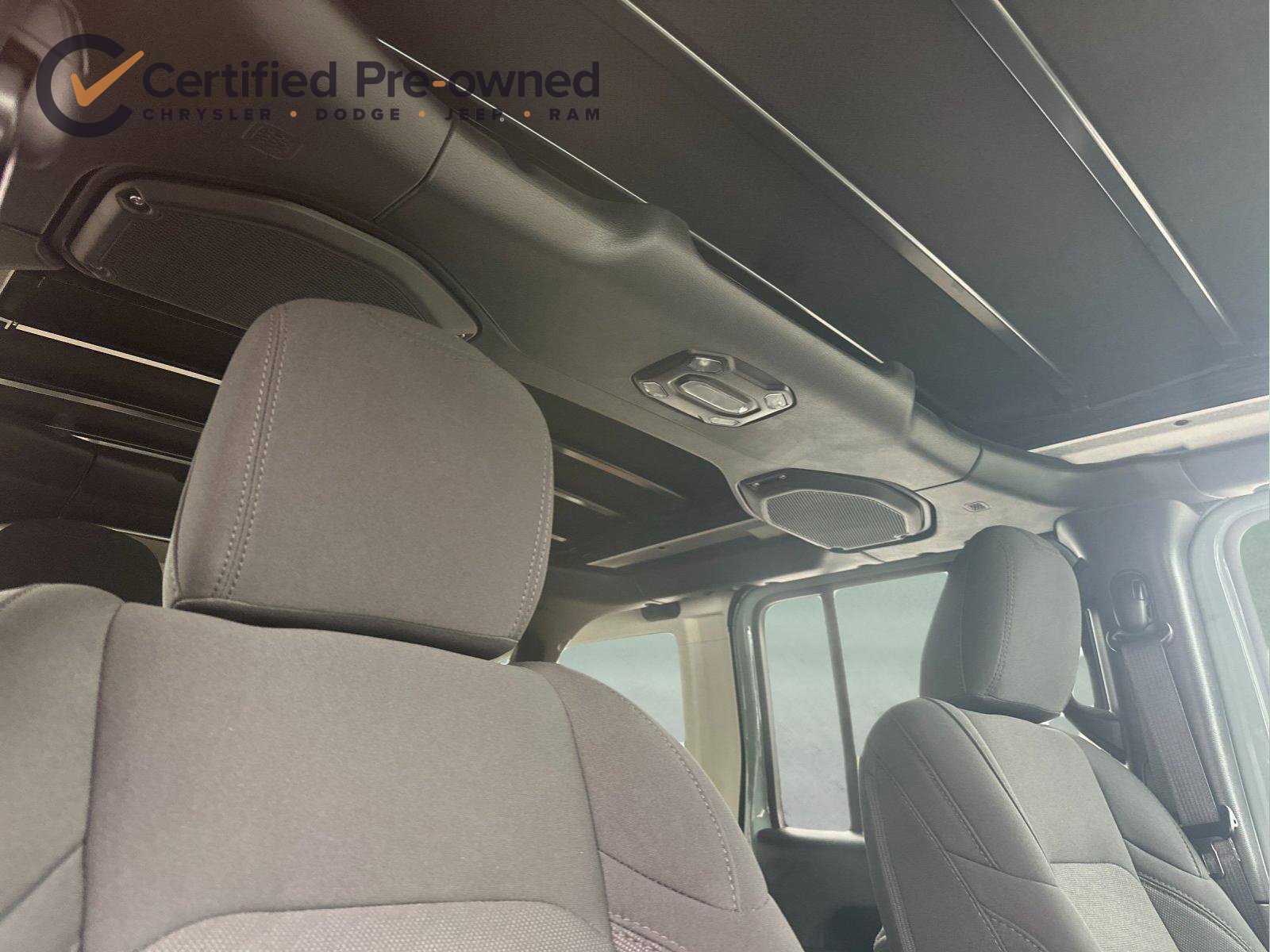 Used 2023 Jeep Wrangler Unlimited w/ Sun & Screen Package AWD/4WD image 18