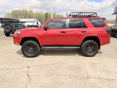 Used 2021 Toyota 4Runner Venture w/ Moonroof Package AWD/4WD image 7