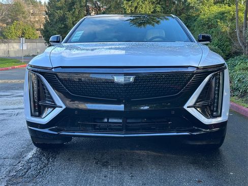 New 2026 Cadillac Lyriq Sport image 8