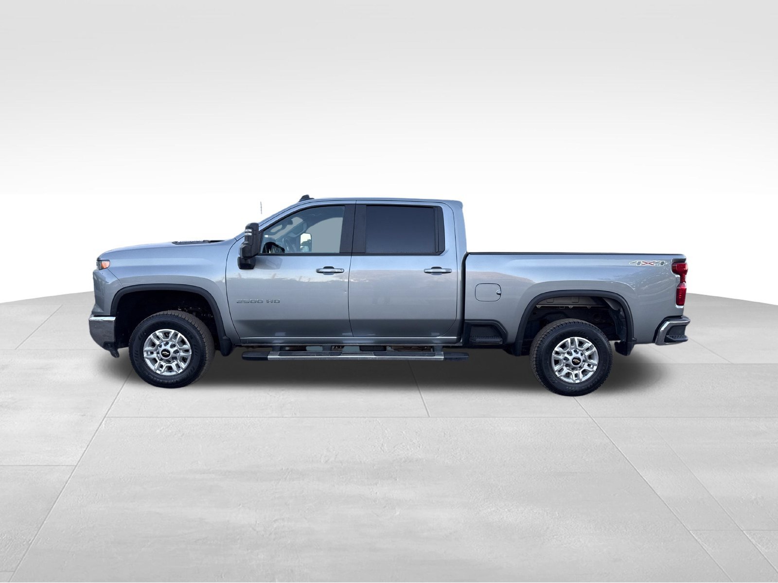 Used 2025 Chevrolet Silverado 2500 LT w/ Convenience Package AWD/4WD image 2