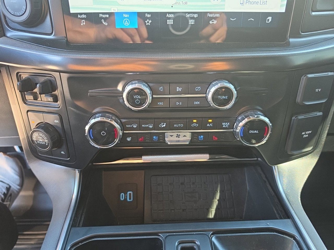 Used 2024 Ford F150 Platinum w/ Equipment Group 702A High AWD/4WD image 13