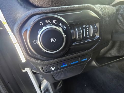 Used 2021 Jeep Wrangler Unlimited Sahara image 14