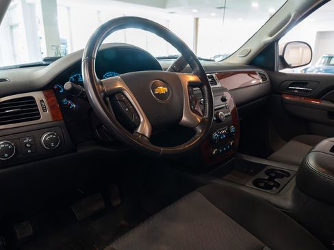 Used 2013 Chevrolet Avalanche LS AWD/4WD image 8