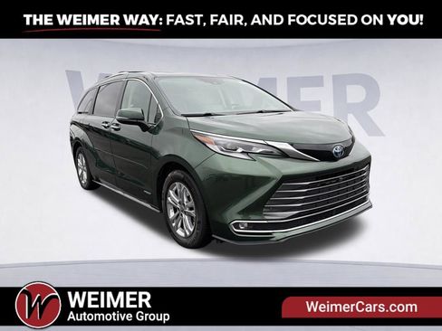Used 2021 Toyota Sienna Platinum AWD/4WD image 7