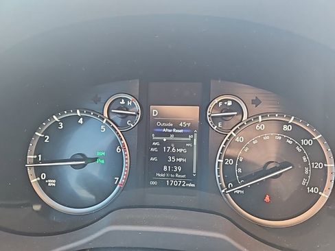 Used 2023 Lexus GX 460 Premium w/ Premium Package image 7