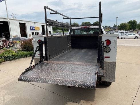 Used 2014 Chevrolet Silverado 3500 W/T AWD/4WD image 14