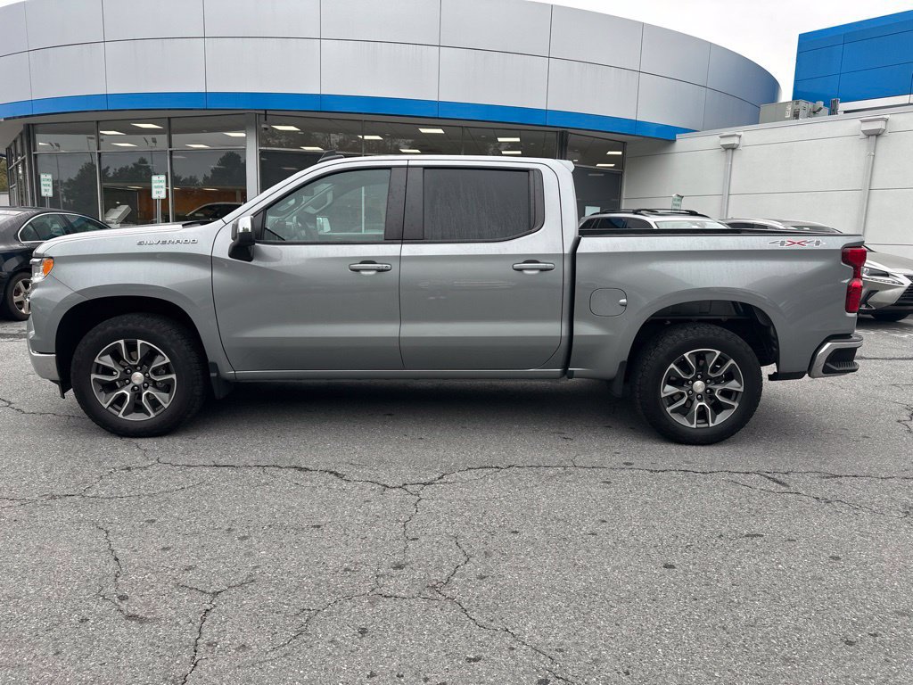Used 2024 Chevrolet Silverado 1500 LT AWD/4WD image 8