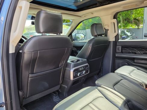Used 2018 Ford Expedition Platinum RWD image 11