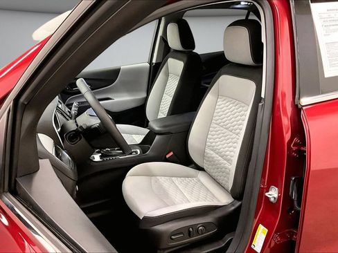 Used 2018 Chevrolet Equinox LT AWD/4WD image 21