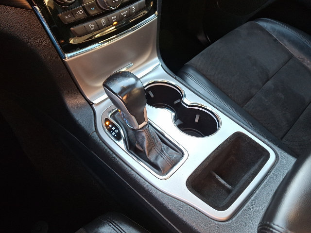 Used 2020 Jeep Grand Cherokee Altitude AWD/4WD image 17