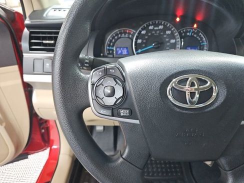 Used 2014 Toyota Camry LE image 18