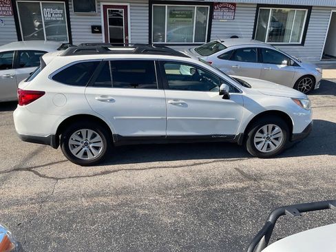 Used 2017 Subaru Outback 2.5i Premium AWD/4WD image 13