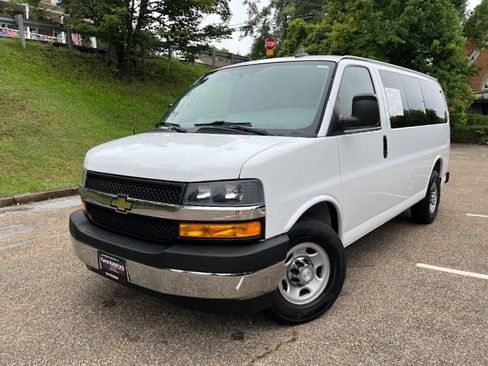 Used 2018 Chevrolet Express 2500 LT w/ LT Preferred Equipment Group RWD image 52