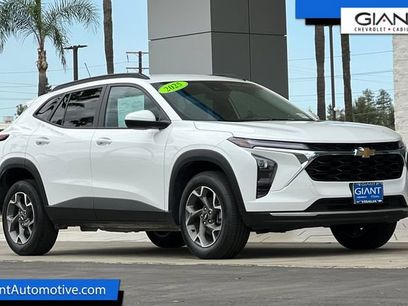 Used 2025 Chevrolet Trax LT