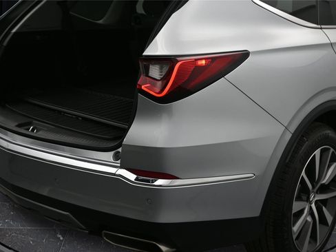 Certified 2026 Acura MDX FWD w/ Technology Package image 17