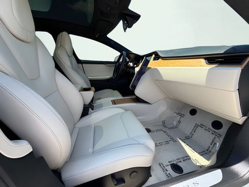 Used 2019 Tesla Model S Performance AWD/4WD image 36