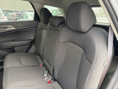 Certified 2024 Kia Sportage LX image 12