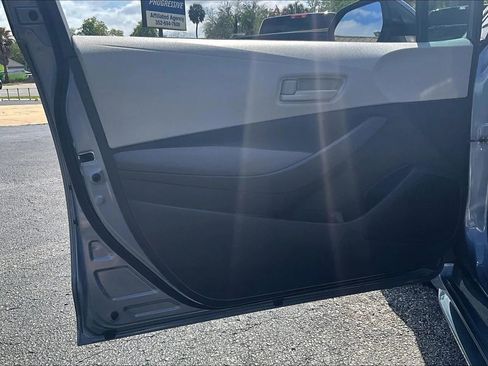 Used 2022 Toyota Corolla LE image 17