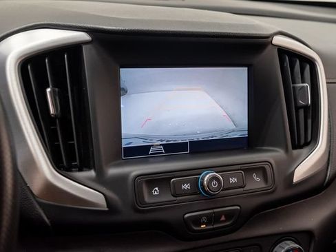 Used 2024 GMC Terrain SLE FWD image 14