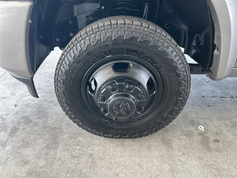 Used 2024 RAM 3500 Tradesman w/ Chrome Appearance Group image 12