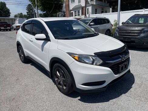Used 2018 Honda HR-V LX image 4