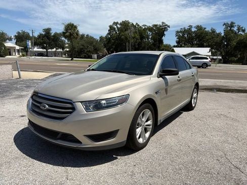 Used 2018 Ford Taurus SE FWD image 1