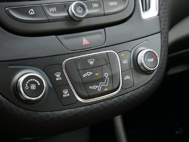 Used 2018 Chevrolet Malibu LT FWD image 21