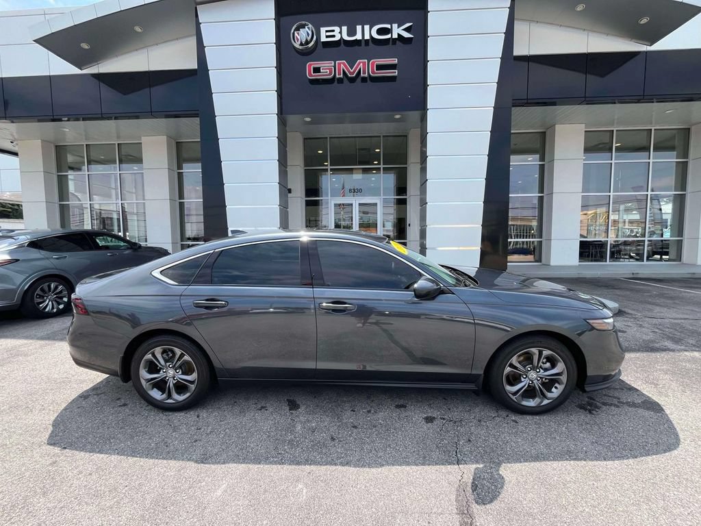 Used 2024 Honda Accord EX image 2