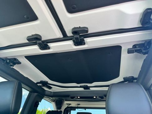 New 2026 Ford Bronco Badlands AWD/4WD image 25