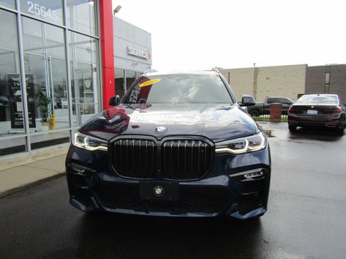 Used 2020 BMW X7 M50i w/ Dynamic Handling Package image 3
